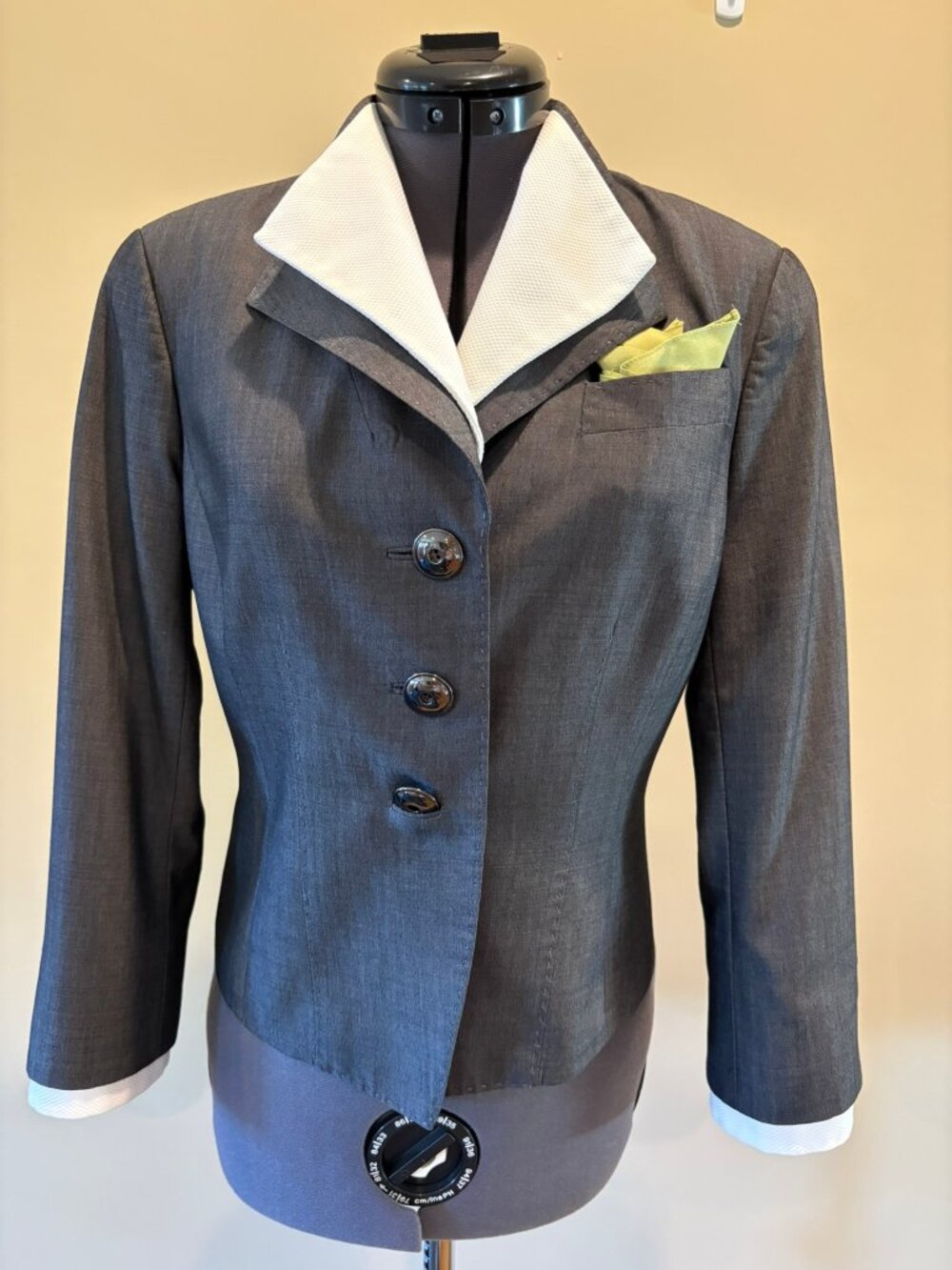 Size 0 Carlisle gray jacket with white collar and cuffs
